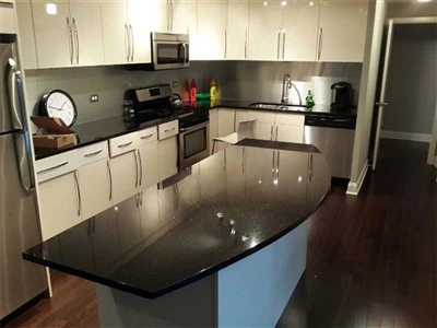 Kċina tal-Countertop tal-Granit Iswed