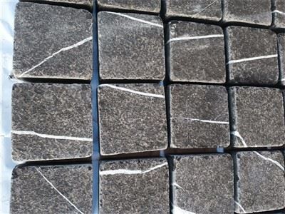 Cobblestone tal-malji